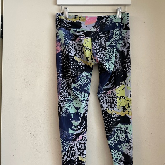 Onzie Tiger Jungle Fever Multicolor Leggings - Picture 5 of 5